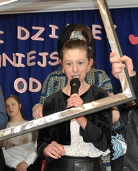 25 stycznia w szkole przy ul. Kazimierza Wlk. doszło do nietypowego zdarzenia – taneczny występ naszych uczniów został przerwany komunikatem z ostatniej chwili. W specjalnym wydaniu „Wiadomości”... (więcej) 1