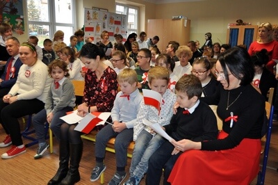Grupowe zdjęcie uczniów