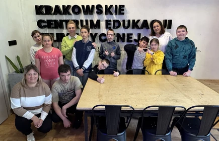 Uczniowie w Centrum Edukacji Klimatycznej w Krakowie.